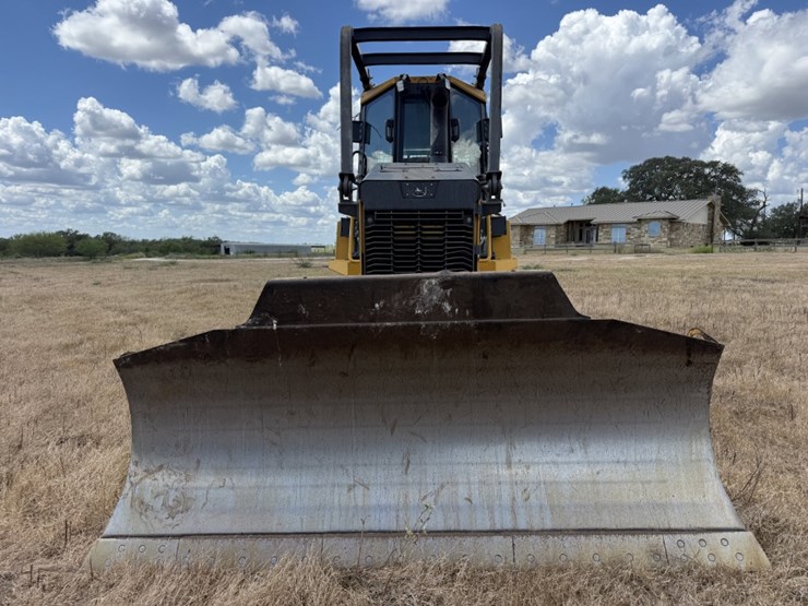 2023-deere-750l-xlt-image-2