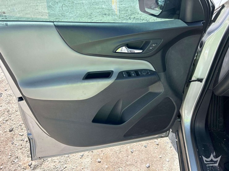 2020-chevrolet-equinox-image-11
