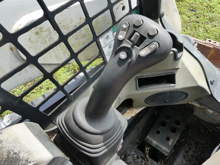 2016-bobcat-t750-image-14