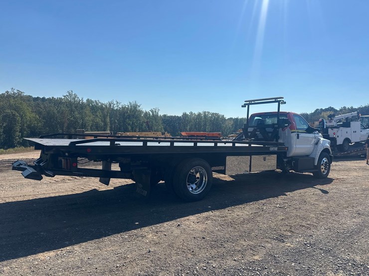 2022-ford-f750-image-15