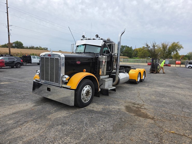 1994-peterbilt-379-image-1
