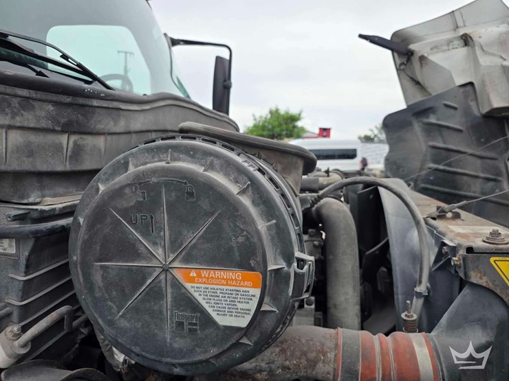 2009-international-durastar-4300-image-11