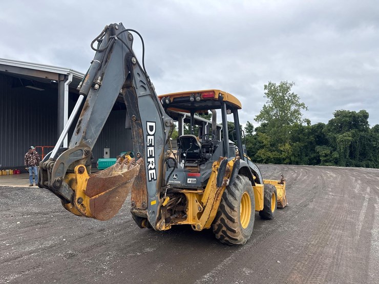 2016-deere-310l-image-6