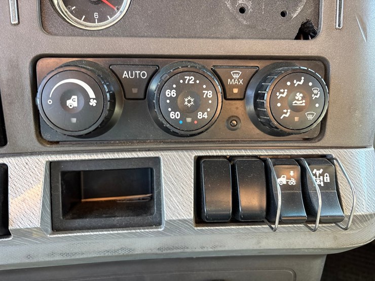 2018-kenworth-t680-image-80