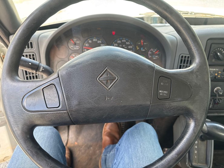 2006-international-durastar-4200-image-35