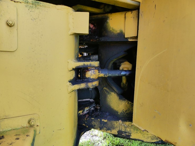 caterpillar-950-image-12
