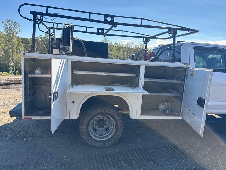 2020-ford-f350-xl-image-14