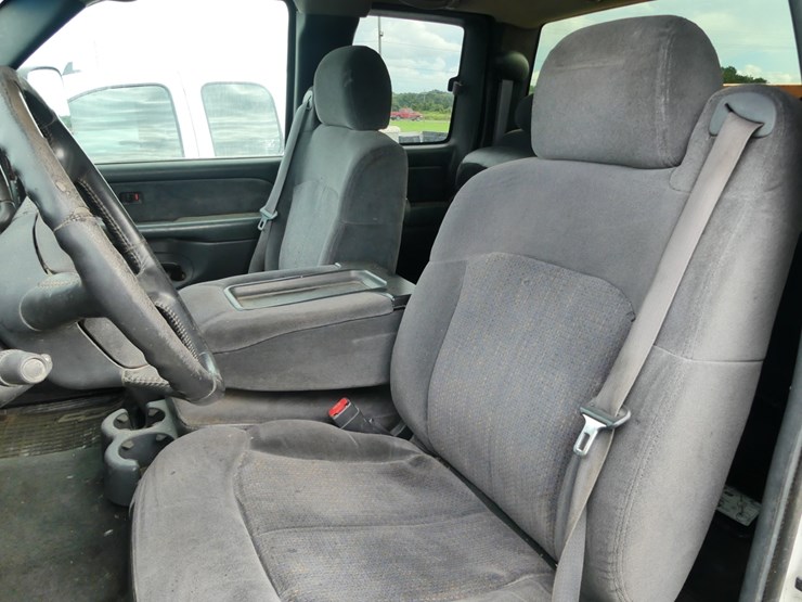 2001-chevrolet-2500-image-9