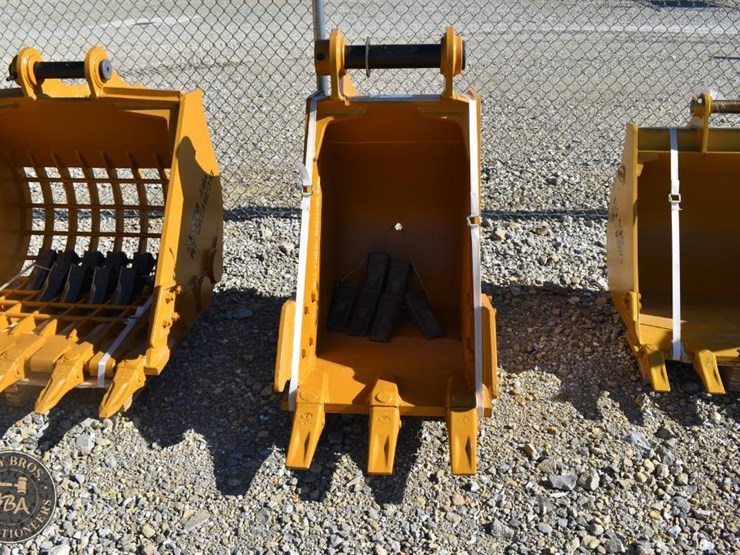 caterpillar-320-image-1