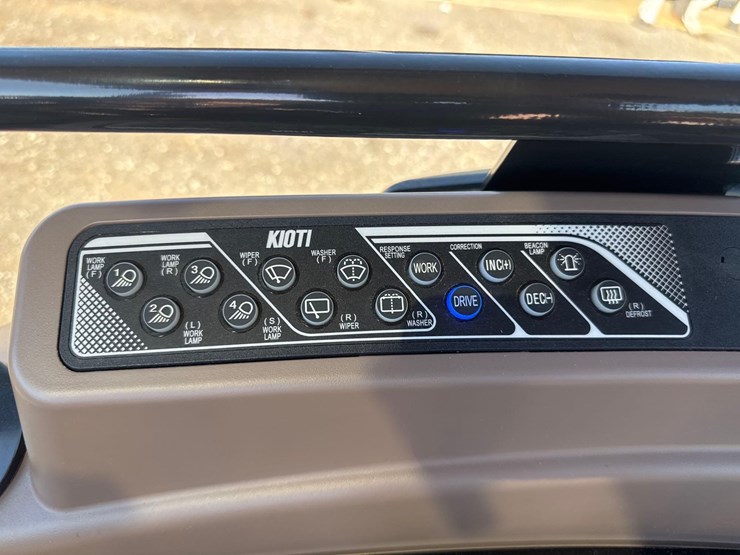 2025-kioti-hx1151-image-30