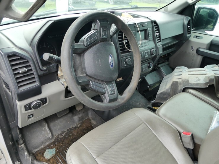 2015-ford-f150-xl-image-11