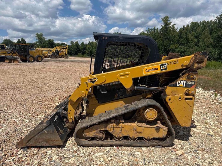 2019-caterpillar-249d-image-2