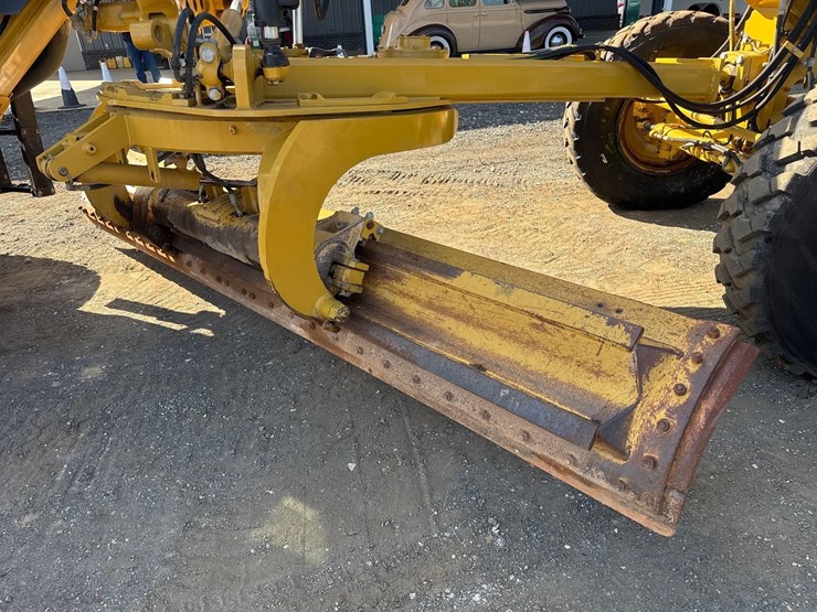 2011-caterpillar-140m2-vhp-plus-image-16
