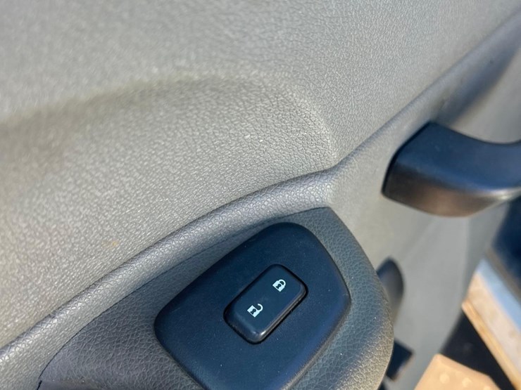 2013-chevrolet-2500-image-33
