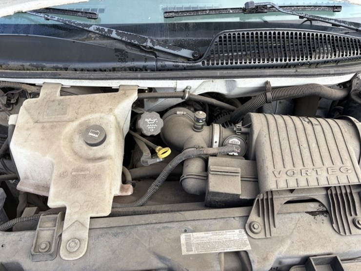 2004-chevrolet-express-bucket-van-image-12