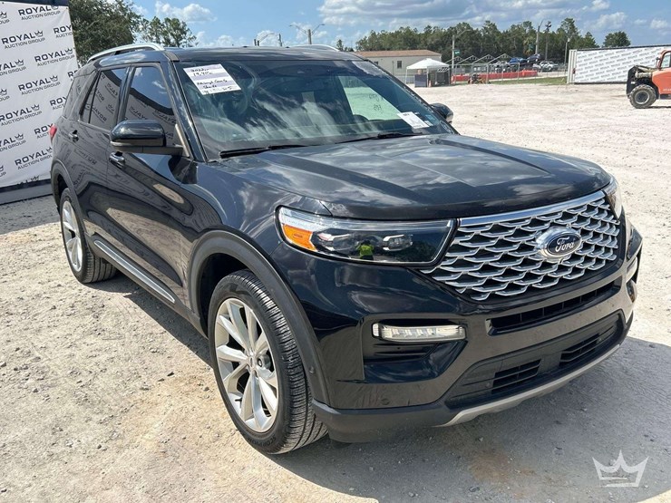 2022-ford-explorer-image-2