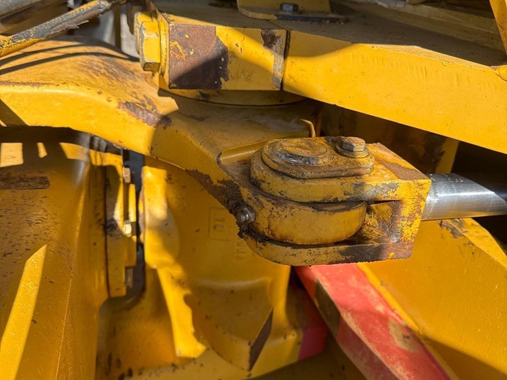 2006-caterpillar-cp-563e-image-16