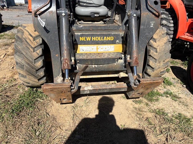 new-holland-l230-image-13