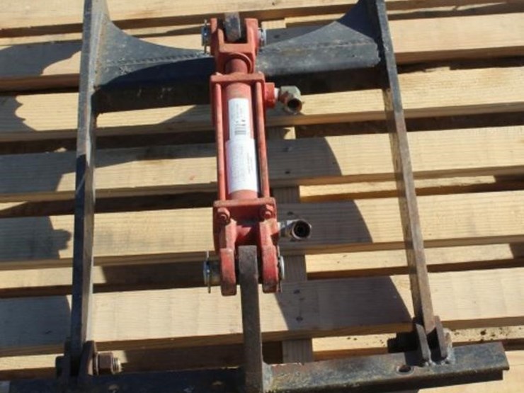 grapple-attachment-for-a-bucket-image-6