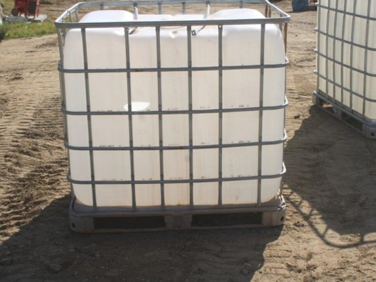 poly-tanks-in-cages-image-7