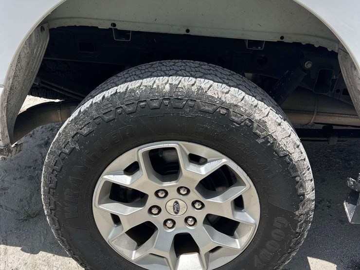 2022-ford-f150-image-32