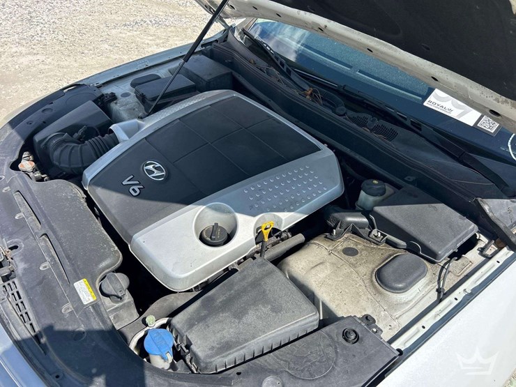 2009-hyundai-genesis-sedan-image-8