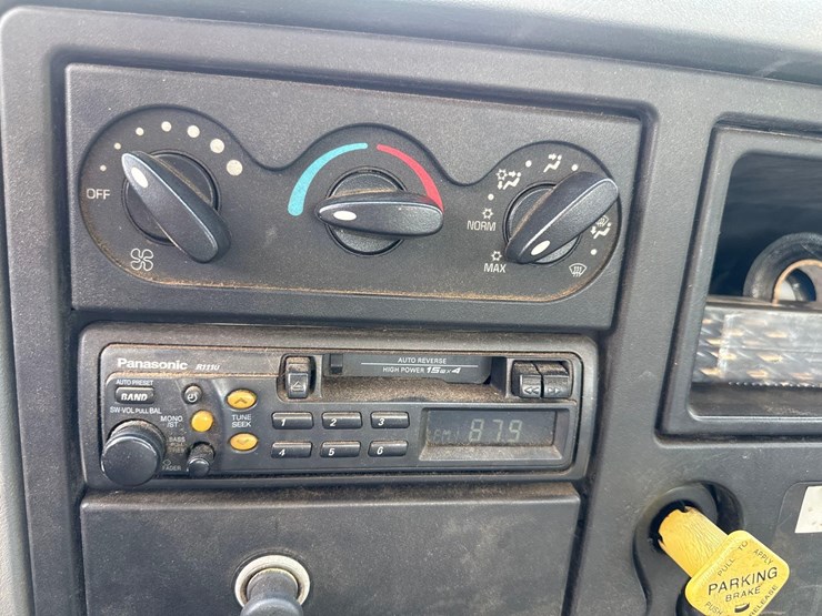 2006-international-durastar-4200-image-31