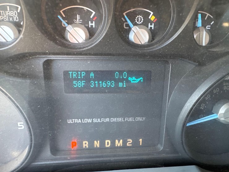 2013-ford-f550-image-21