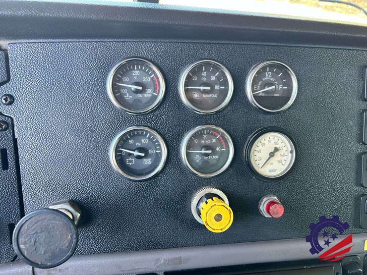 2016-peterbilt-367-image-75
