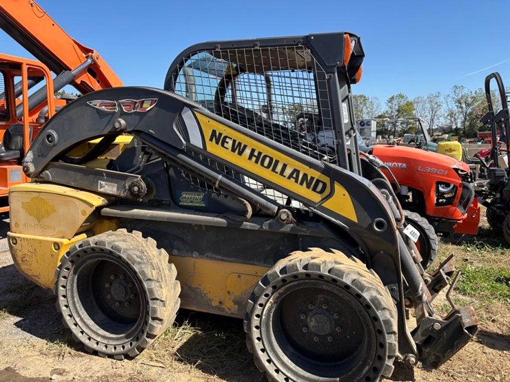 new-holland-l230-image-4