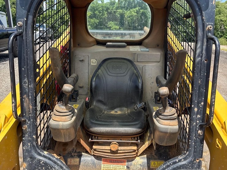 2019-caterpillar-249d-image-18