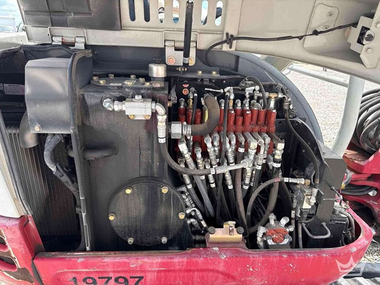 2019-takeuchi-tb235-2-image-10