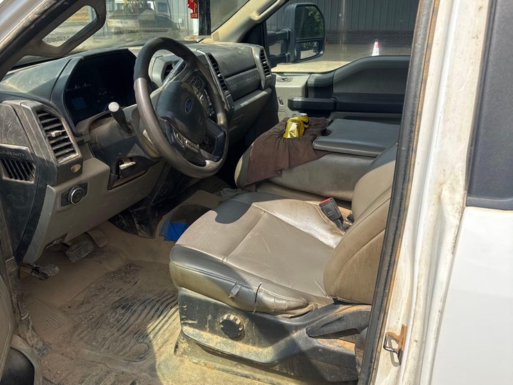 2020-ford-f350-xl-image-19