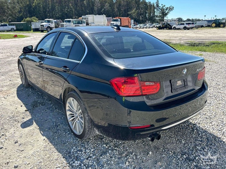 2012-bmw-328i-sedan-image-3