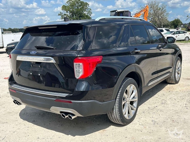 2022-ford-explorer-image-3