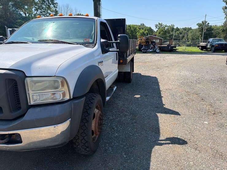 2005-ford-f550-image-9