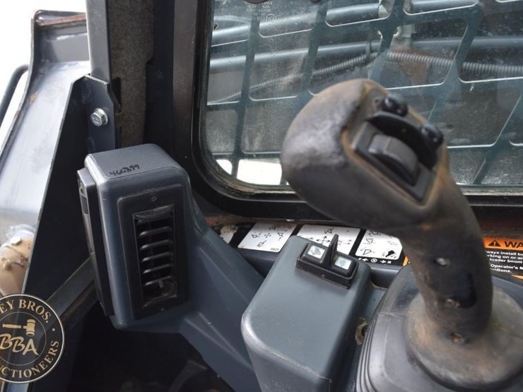 2018-deere-333g-image-47