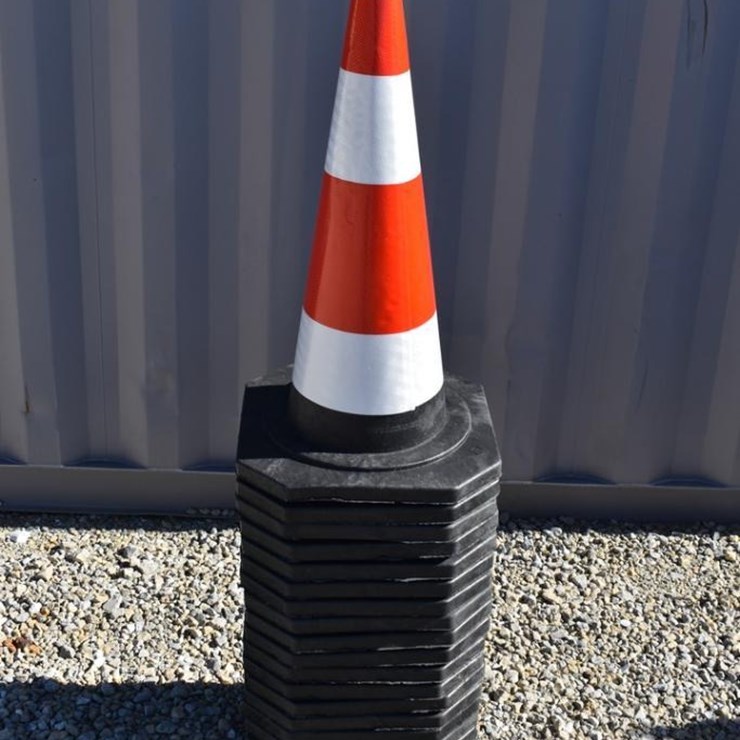 SAFETY CONES 49817