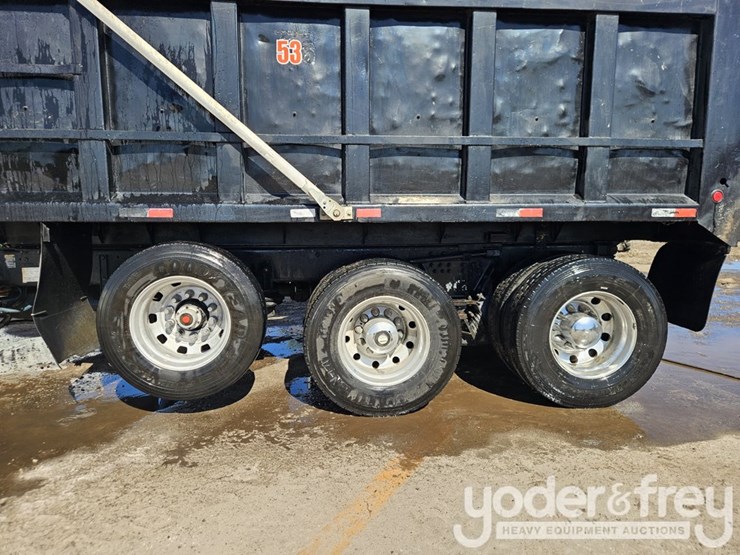 2005-peterbilt-357-image-11