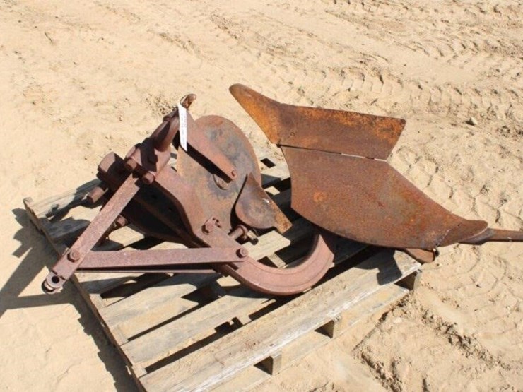 3-point-one-bottom-plow-image-1