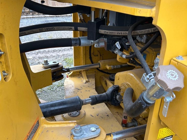 2024-john-deere-624-image-50