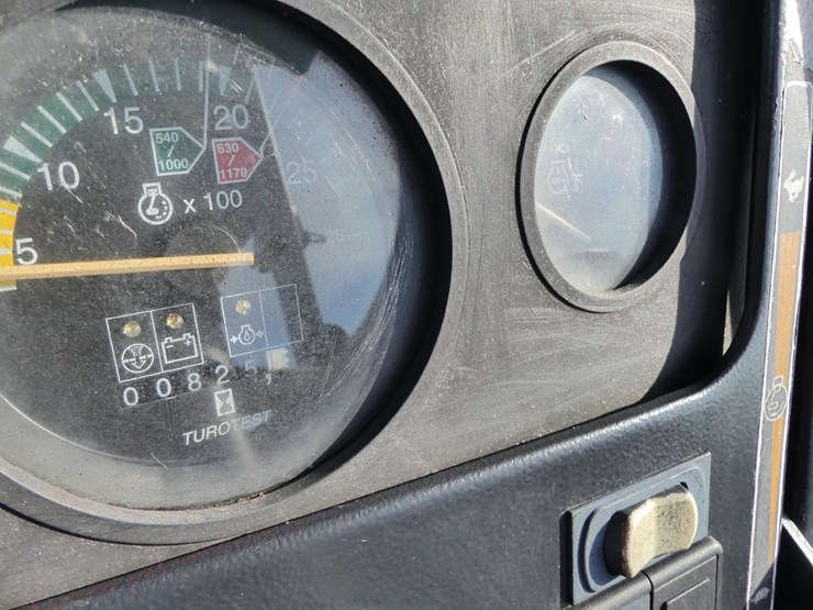 massey-ferguson-492-image-13