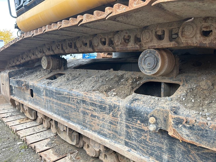 2023-john-deere-350-image-53