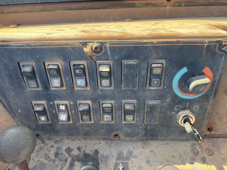 2000-caterpillar-613c-image-31
