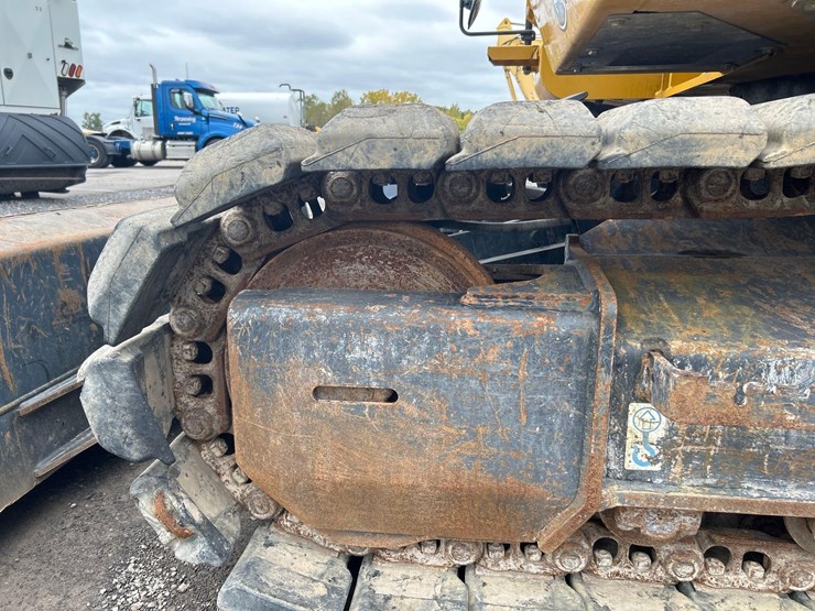 2023-deere-135-p-tier-image-65