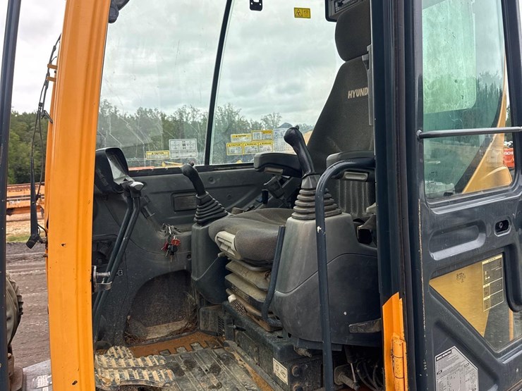 2021-hyundai-robex-60cr-9a-image-24