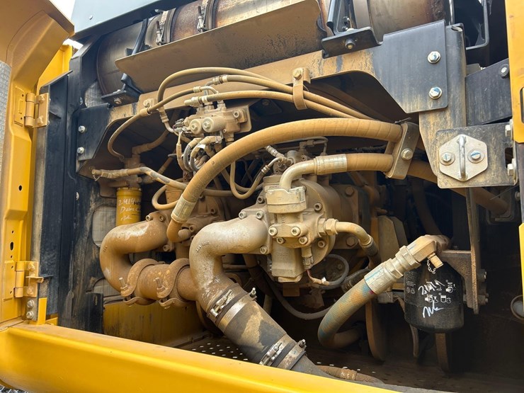 2023-john-deere-350-image-62