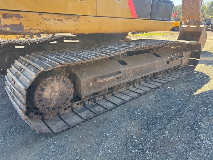 2013-caterpillar-320el-image-22