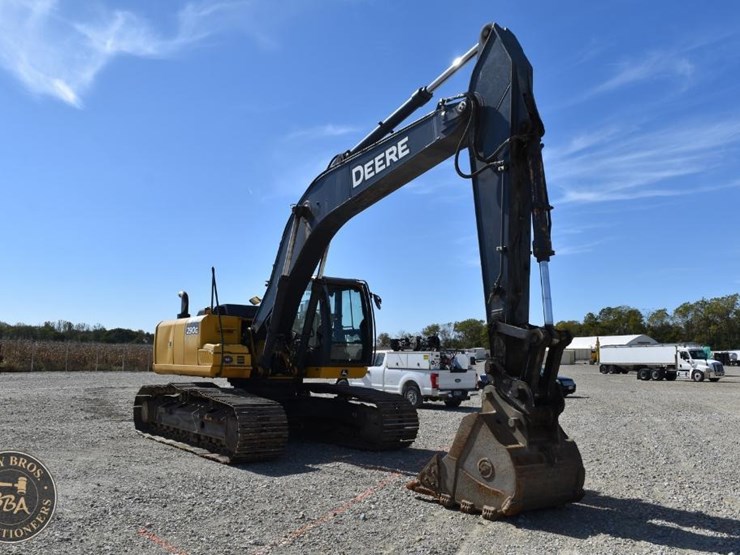 2013-deere-290g-lc-image-6
