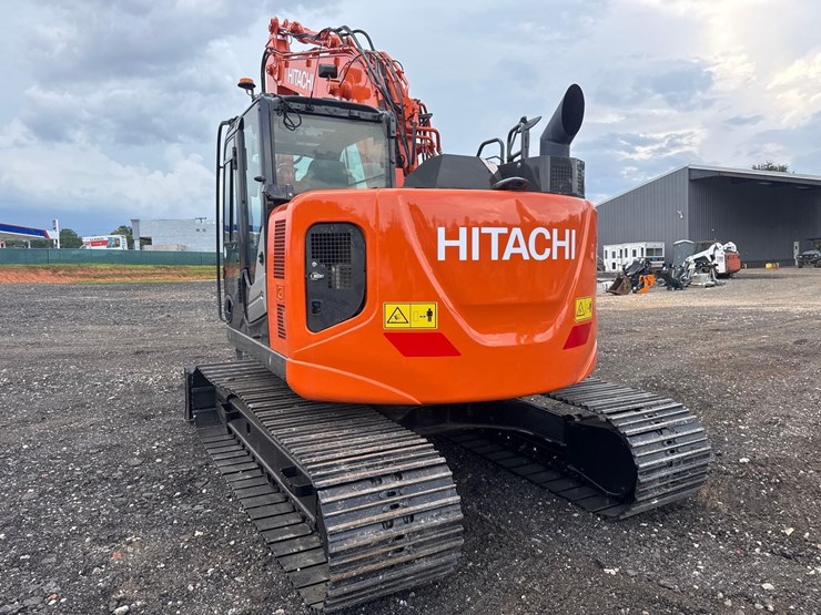 2021-hitachi-zx135us-6-image-4